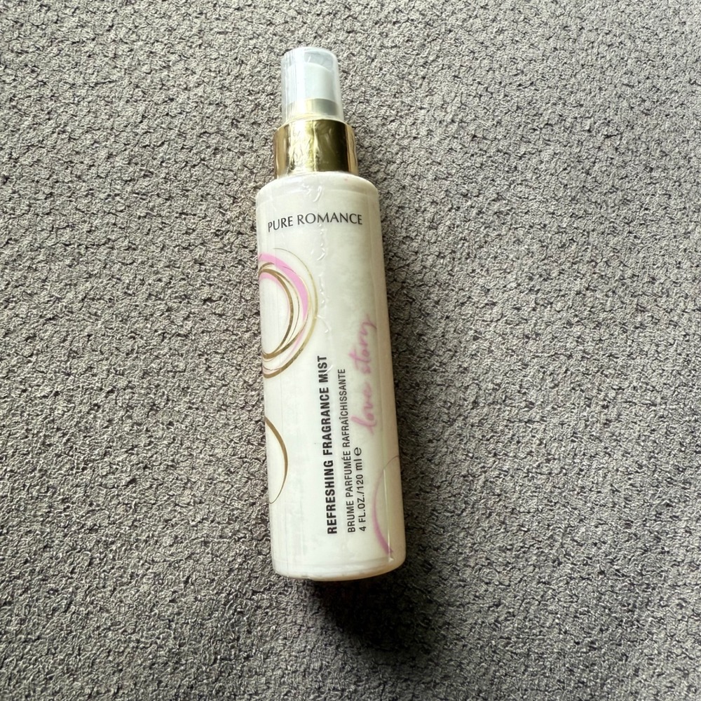 Pure Romance Love Story Refreshing Fragrance Mist 4oz Sensual Amber Warm Vanilla